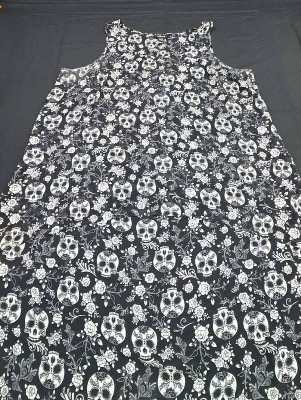 Torrid Skull Floral Tank Top Size 2 Black White Chiffon A-Line